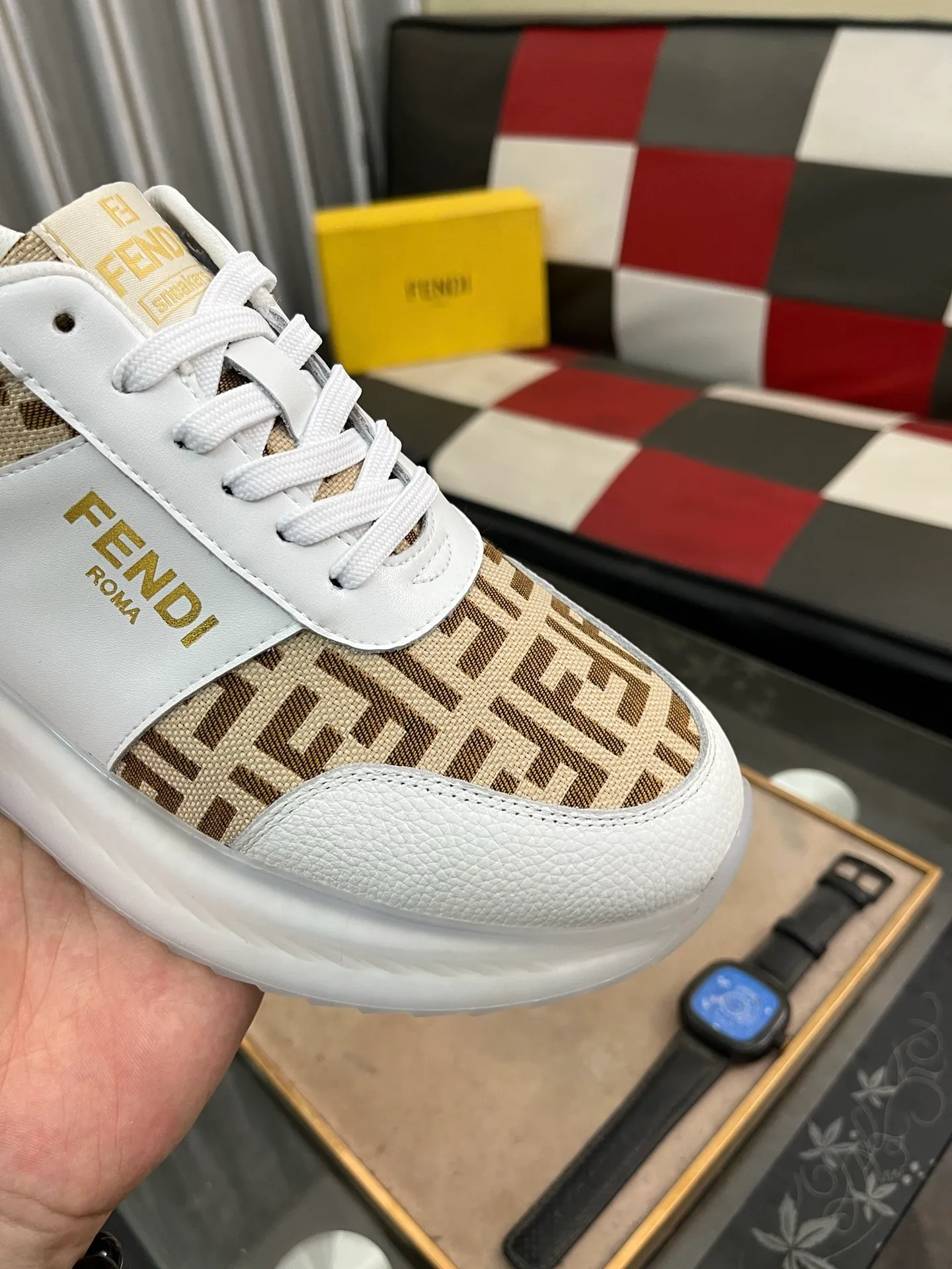 Men's Men's Shoes💰458⌚️⌚️[Fendi] Fendi's latest casual shoes for men! Available at counters simultaneously! Made entirely of imported top-grain calfskin, the interior is made of top-grain water-dyed cowhide, and the original factory-supplied rubber outsole. Leading new fashion concepts. Matching code: 38-444️⃣Colors available